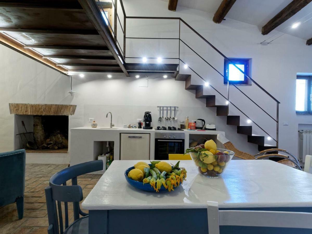 L'Arrocco - La Torre Col Mare Sul Tetto Apartment Tarquinia Luaran gambar